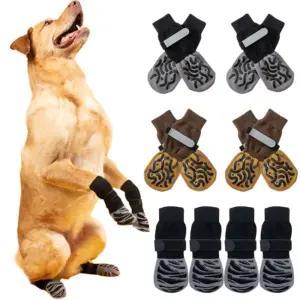 meias antiderrapantes para cães