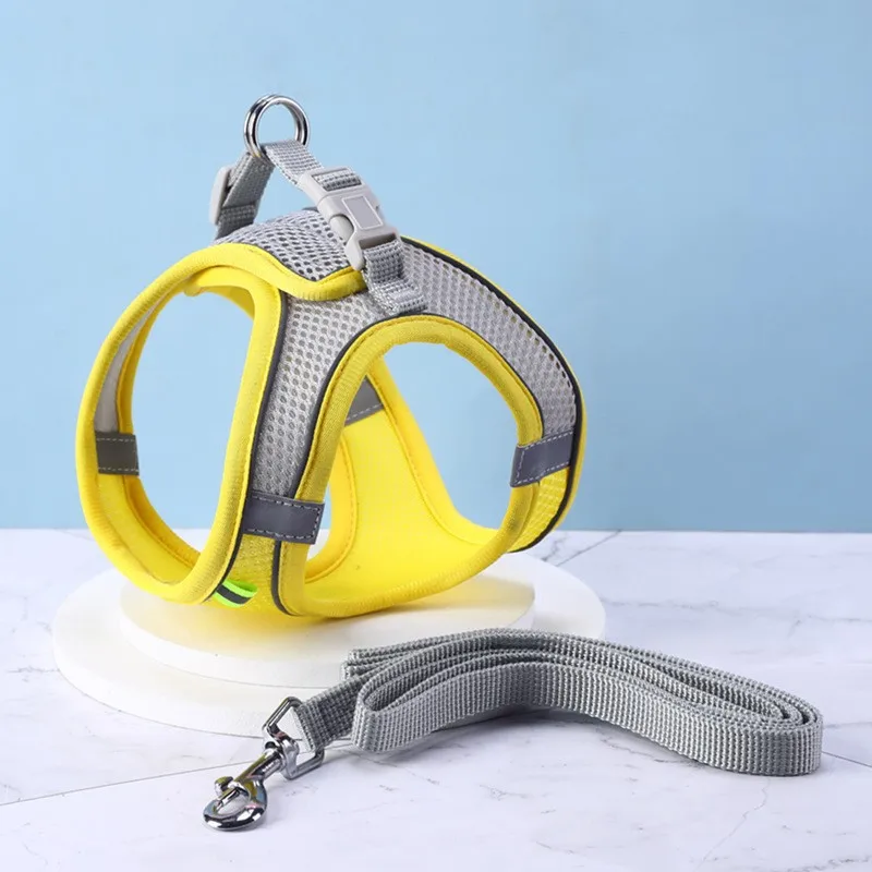 Colete Peitoral para Cães e Gatos Ajustável para Passeio - Imagem 2