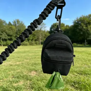 bolsa para petiscos e sacos de cocô para cães