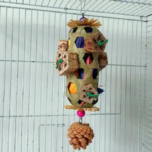 brinquedo de madeira para pássaros